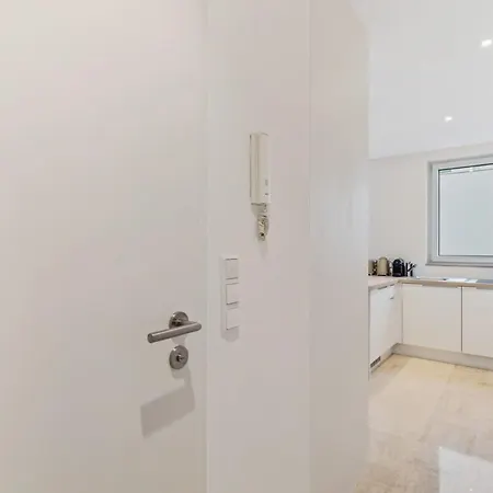 Modern With King Bed, Walk To Attractions * Luksemburg