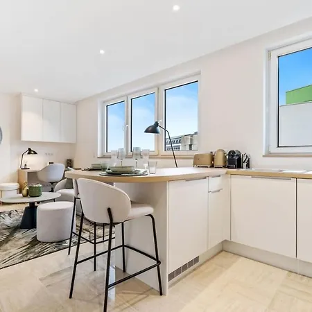 Modern With King Bed, Walk To Attractions * Lussemburgo