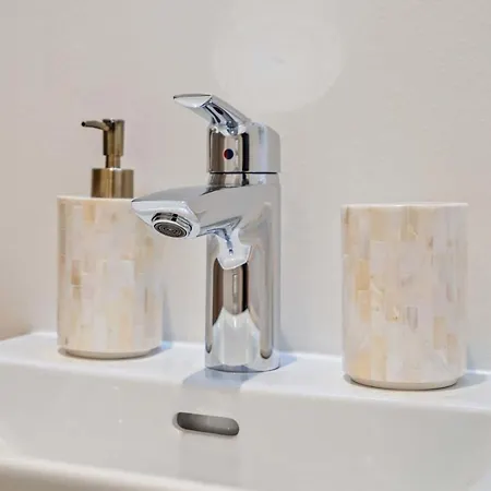 Modern With King Bed, Walk To Attractions * Люксембург