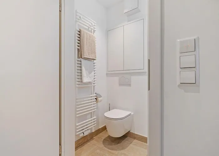 Lejlighed Modern With King Bed, Walk To Attractions