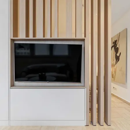 Modern With King Bed, Walk To Attractions Appartement